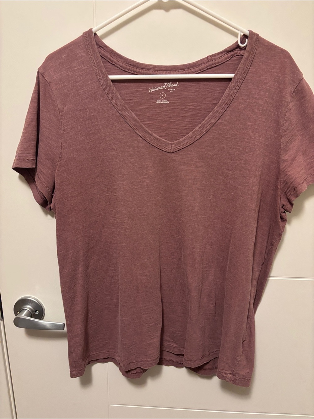 Universal Thread V-Neck Short Sleeve Tee in Mauve